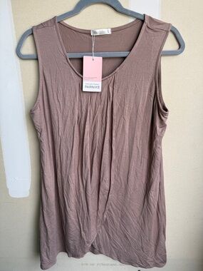 Parnixs Maternity/Breastfeeding Scoop Neck Top in Mauve
